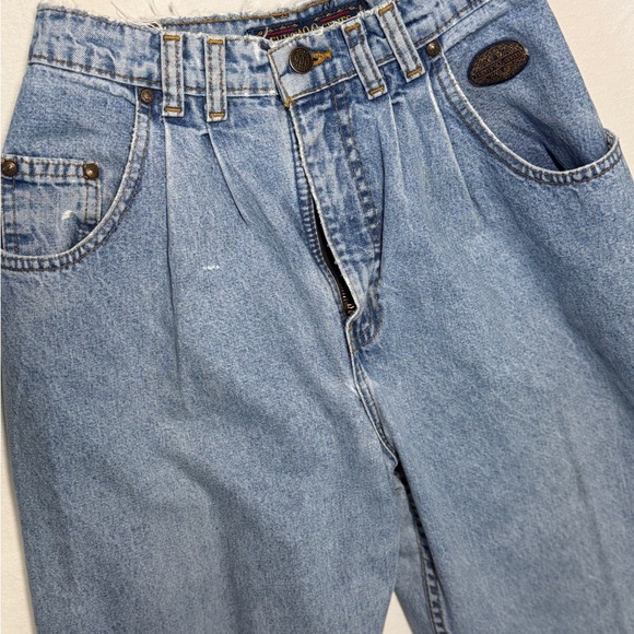 Levi's light blue jeans with gold stitching - Picture 3 of 6